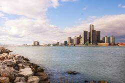 an image of the detroit skyline Day time image of the detroit skyline