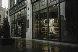 An image of the Gucci Store in detroit An image of a gucci store